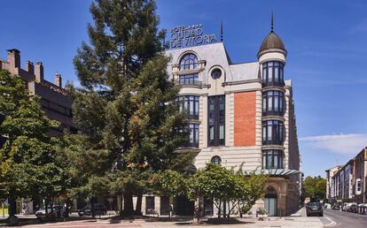 Fachada del hotel Silken Ciudad de Vitoria. 