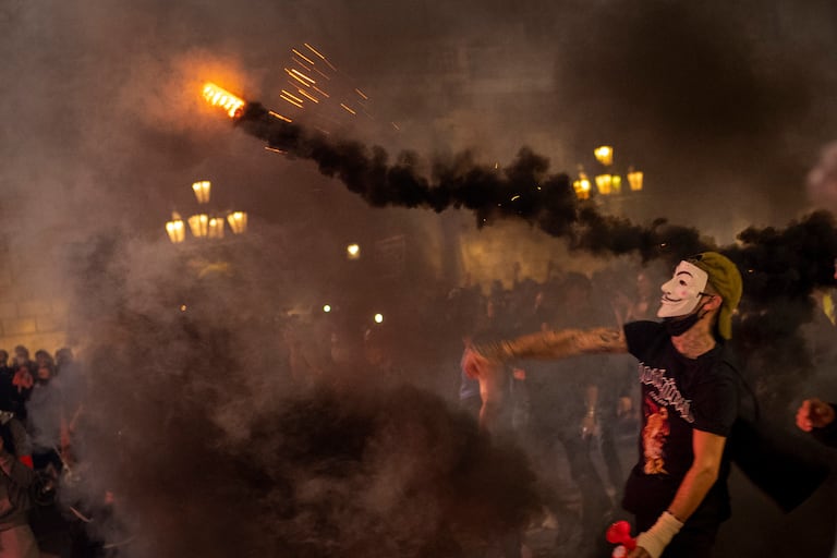 Manifestantes este viernes en el centro de Barcelona.