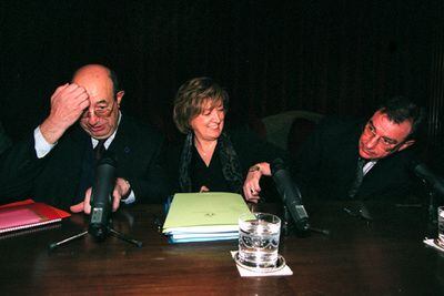 María Jesús San Segundo y Salvador Ordóñez, a la izquierda, en una reunión del consejo de universidades.