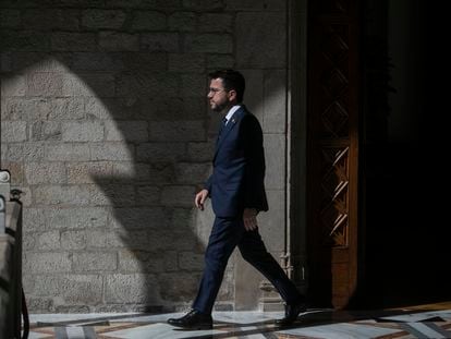 Pere Aragonès, en el Palau de la Generalitat de Cataluña, donde ha anunciado los cambios en el 'govern', este lunes.