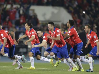 Els jugadors de Xile celebren el seu triomf davant l'Argentina.