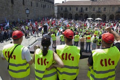 Final de la Marcha Galega polo Emprego, convocada por la CIG, en la Praza da Quintana de Santiago.