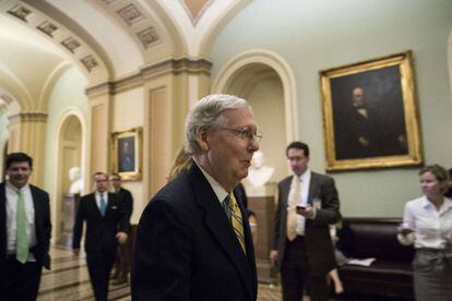 El l&iacute;der de la mayor&iacute;a republicana en el Senado, Mitch McConnell, este martes en el Capitolio.