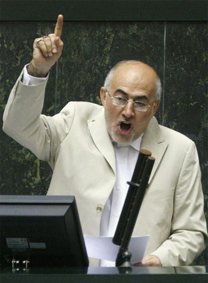 El ministro de Interior de Irán, Ali Kordan, interviene durante una sesión en el Parlamento.