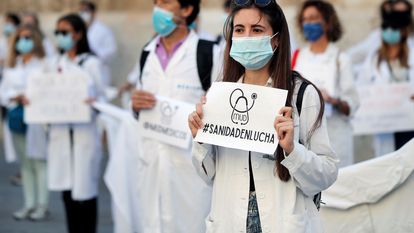 Un grupo de médicos valencianos reclaman una sanidad de calidad.
