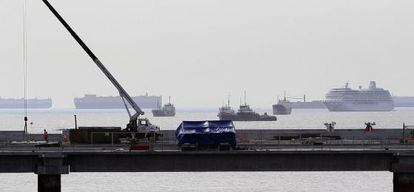 Varios barcos permanecen atracados en la Bah&iacute;a de Panam&aacute;.