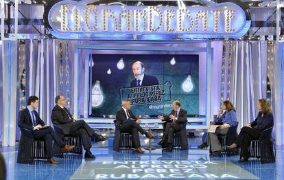 Tras una temporada de perfil bajo Rubalcaba, acudió a Telecinco.