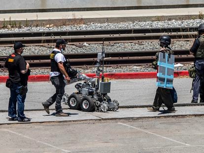 La policía de Santa Clara (California) usa un robot con capacidades letales, en una emergencia el 26 de mayo de 2021.