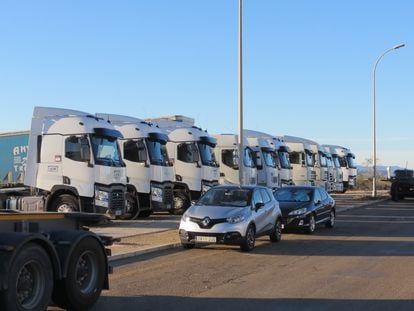 Imagen correspondiente a una flota de camiones en Fuente del Jarro, en Paterna (Valencia).

27/01/2021