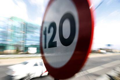 Plantear la reducción del límite de velocidad en las ciudades se debe a los atropellos.