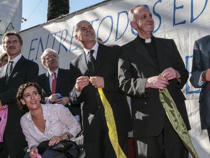 Mauricio Macri, a la izquierda, cuando era candidato a alcalde de Buenos Aires en 2007, en un acto con el entonces arzobispo Jorge Bergoglio. 