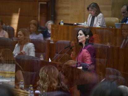 Isabel Díaz Ayuso, durante la segunda sesión del pleno en el que ha sido reelegida presidenta de la Comunidad de Madrid.