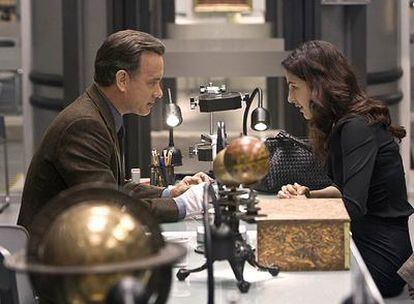 Tom Hanks y Ayelet Zurer, en un fotograma de <i>Ángeles y demonios.</i>