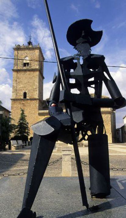 Una estatura del Quijote en el pueblo toledano.