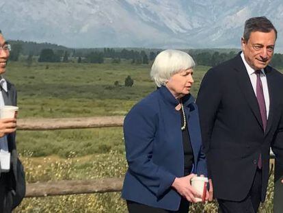 El gobernador del Banco Central de Japón junto a Janet Yellen y Mario Draghi en Jackson Hole.