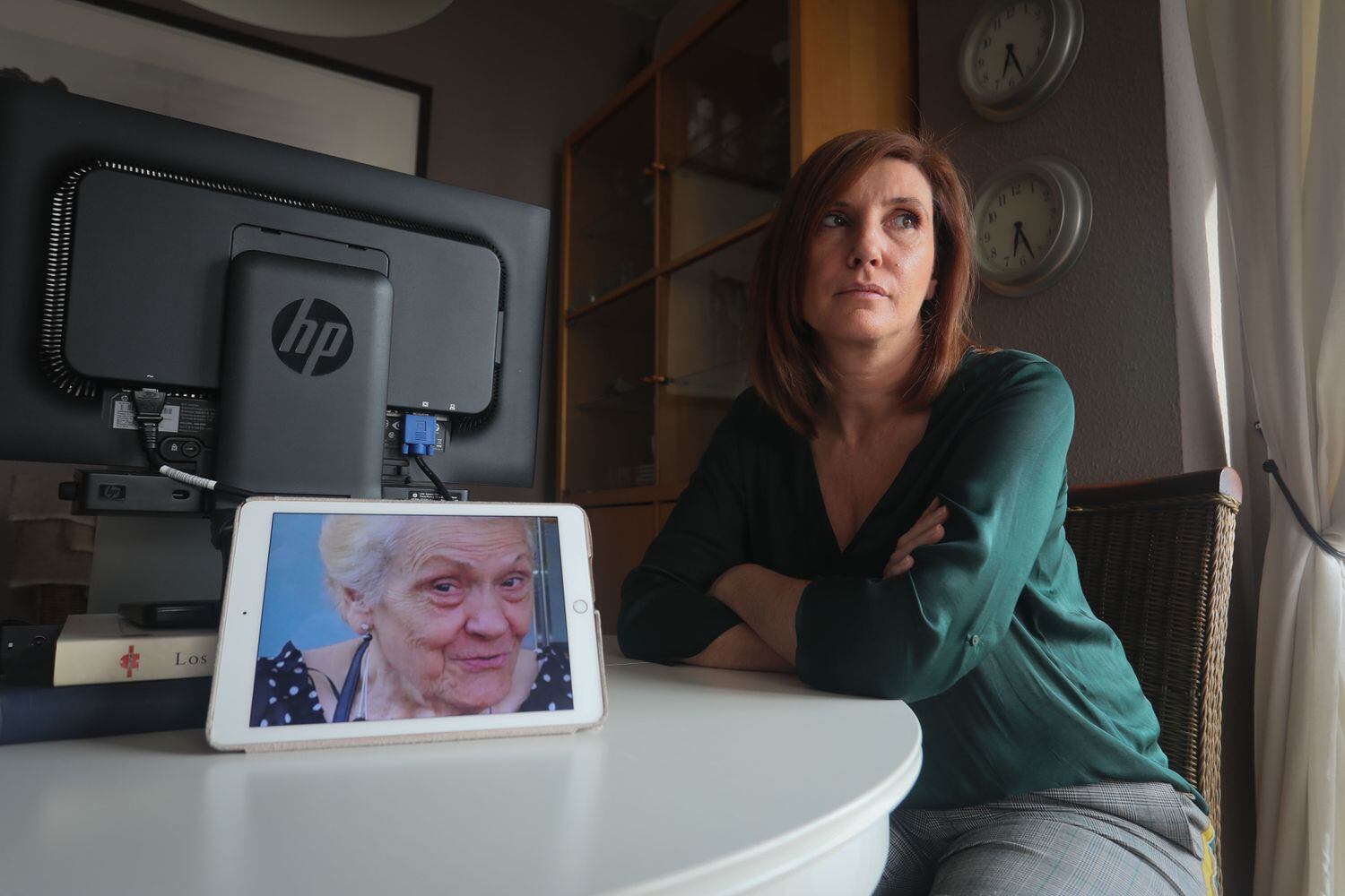 Charo Viera, hija de una fallecida por covid-19 en la residencia Adolfo Suárez de Madrid, a la que ha denunciado ante la Fiscalía.