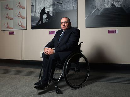 El presidente del Comité Español de Representantes de Personas con Discapacidad de la Comunidad de Madrid, Óscar Moral, en la sede de la organización