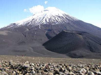 El cono Navidad, surgido en 1998 al pie del volcán Lonquimay.