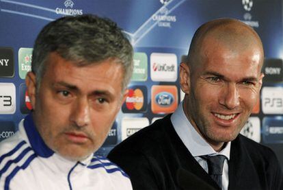 Mourinho junto a Zidane en la rueda de prensa
