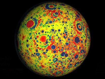 Mapa gravitatorio de la luna trazado por la misi&oacute;n Grail.  