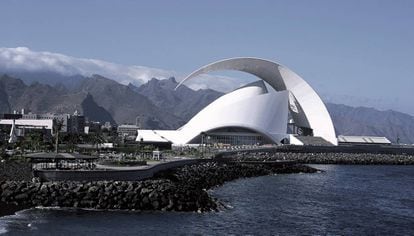 El Auditorio de Tenerife en Santa Cruz de Tenerife, Espa&ntilde;a. Obra de Santiago Calatrava.