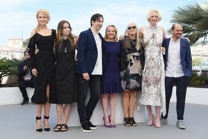 Desde la izquierda, Nicole Kidman, Alice Englert, el director Ariel Kleiman, Elisabeth Moss, Jane Campion, Gwendoline Christie y David Dencik en el 'photocall' de 'Top Of The Lake: China Girl'