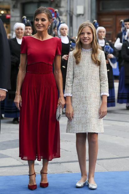 La reina Letizia con su hija, la infanta Sofía.