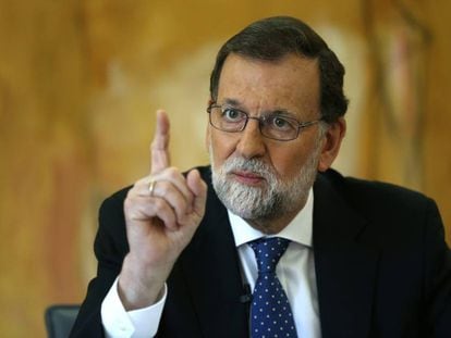 El presidente del Gobierno, Mariano Rajoy, durante su entrevista con EL PA&Iacute;S.  