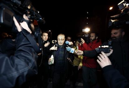 El exgerente de Osasuna, Ángel Vizcay, abandona los juzgados. de Navarra en enero de 2020.