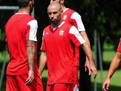 Javier Mascherano, durante un entrenamiento con Estudiantes de La Plata.