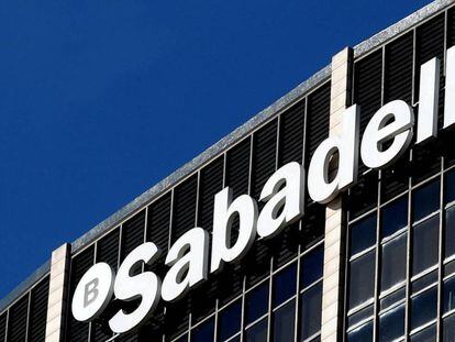 Sabadell se alía con EiDF para financiar instalaciones industriales de autoconsumo