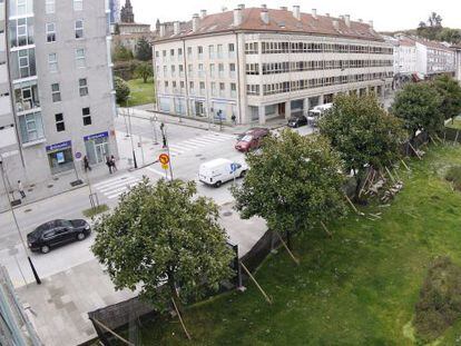 Cruce de la calle Galeras en la que el Ayuntamiento de Santiago pretende ejecutar la rotonda.