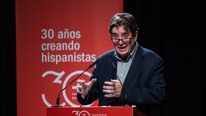 El director del Instituto Cervantes, Luis García Montero, presenta el anuario 'El español en el mundo 2021', este jueves en Madrid.