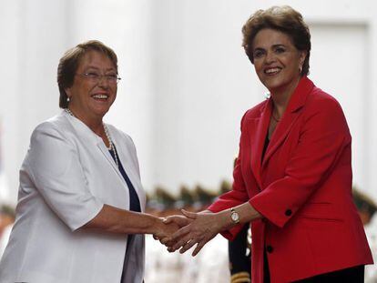 Bachelet (i) y Rousseff, este viernes 