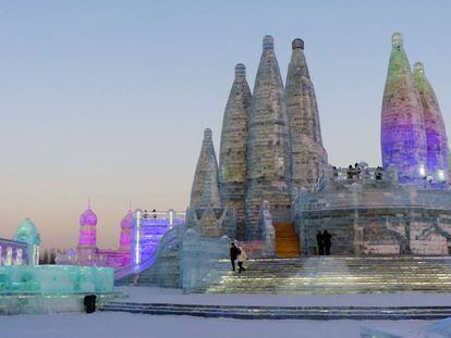 800.000 metros cuadrados de puro hielo ocupa el festival invernal más disparatado del mundo.
