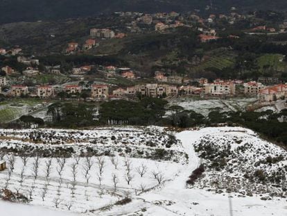 La nieve cubre los campos de Saufar, en las monta&ntilde;as de L&iacute;bano.
