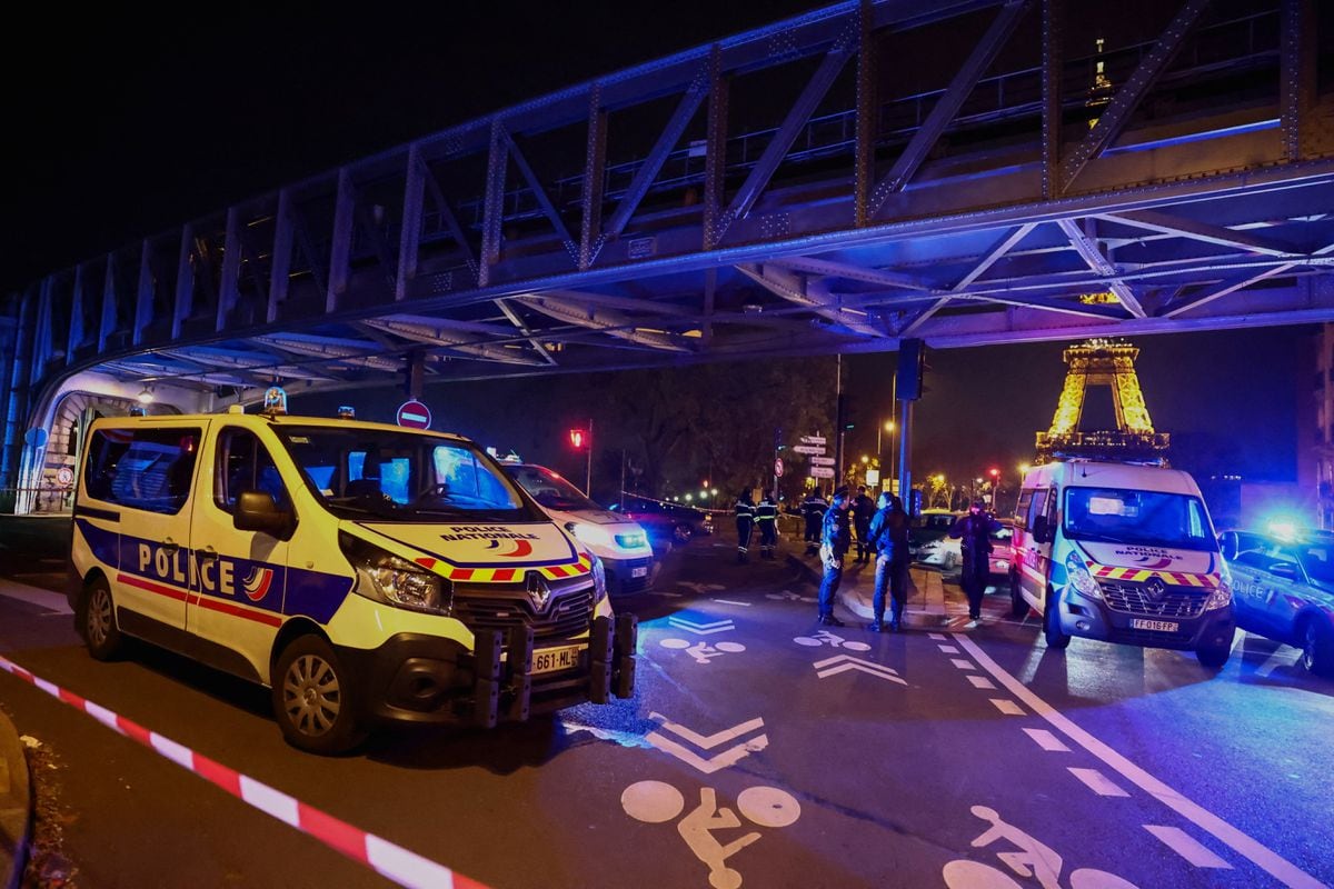 Un muerto y dos heridos en un ataque con cuchillo en el centro de París | Internacional