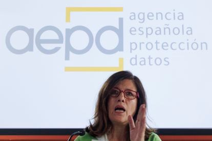 La directora de Agencia Española de Protección de Datos (AEPD), Mar España, durante la rueda de prensa ofrecida este miércoles en Madrid.
