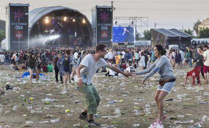 36 años después de la última edición, 25.000 personas disfrutan de la maratón del Canet Rock.