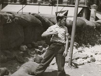 Barcelona, agosto 1936- Una de las imágenes icónicas de Gerda Taro durante su estancia en Barcelona.