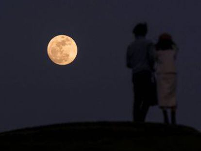 Esta coincidencia ha ocurrido en la noche del 30 al 31 de enero y no se daba desde hace 150 años