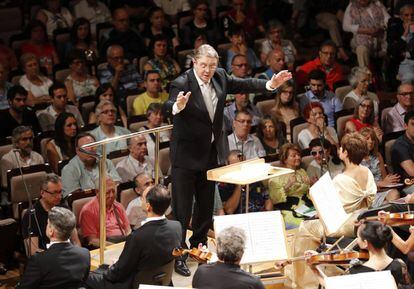 El director Víctor Pablo Pérez durante una maratón musical en el Auditorio Nacional