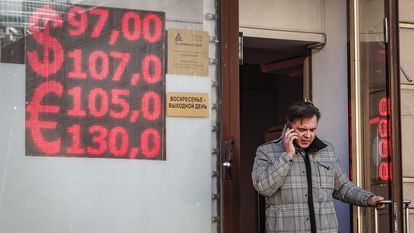 Oficina de cambio de divisas en Moscó el pasado 2 de marzo.