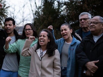 Dora María Téllez, Yader Parajón, Ana Margarita Vijil, Suyen Barahona, Tamara Dávila, Orlando Campos y Raúl Oporta, el sábado en Washington.