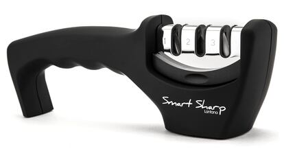 El afilador Smart Sharp incluye tres ranuras diferentes, para preparar, afilar y pulir cada cuchillo.