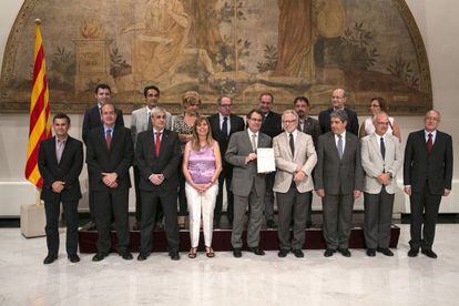 Los miembros del Consejo de Transición Nacional, ayer en el Palau de la Generalitat.