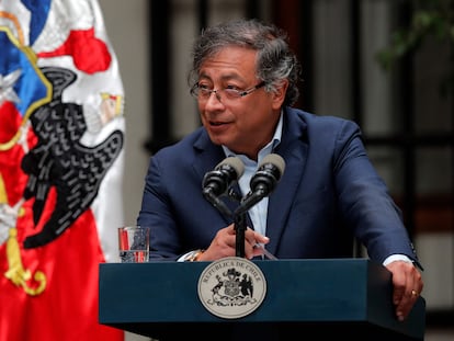 El presidente de Colombia, Gustavo Petro, durante una rueda de prensa tras reunirse con Gabriel Boric, en Santiago, el 9 de enero de 2023.