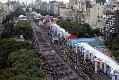 Desfile militar en la avenida 9 de julio de Buenos Aires