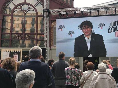 El candidato de JxCat a las elecciones europeas, Carles Puigdemont, en un acto de campaña por vía telemática. 