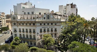Vista del edificio de La Cigüeña, sede de las Consejerías de Agricultura y Bienestar Social, puesto a la venta.